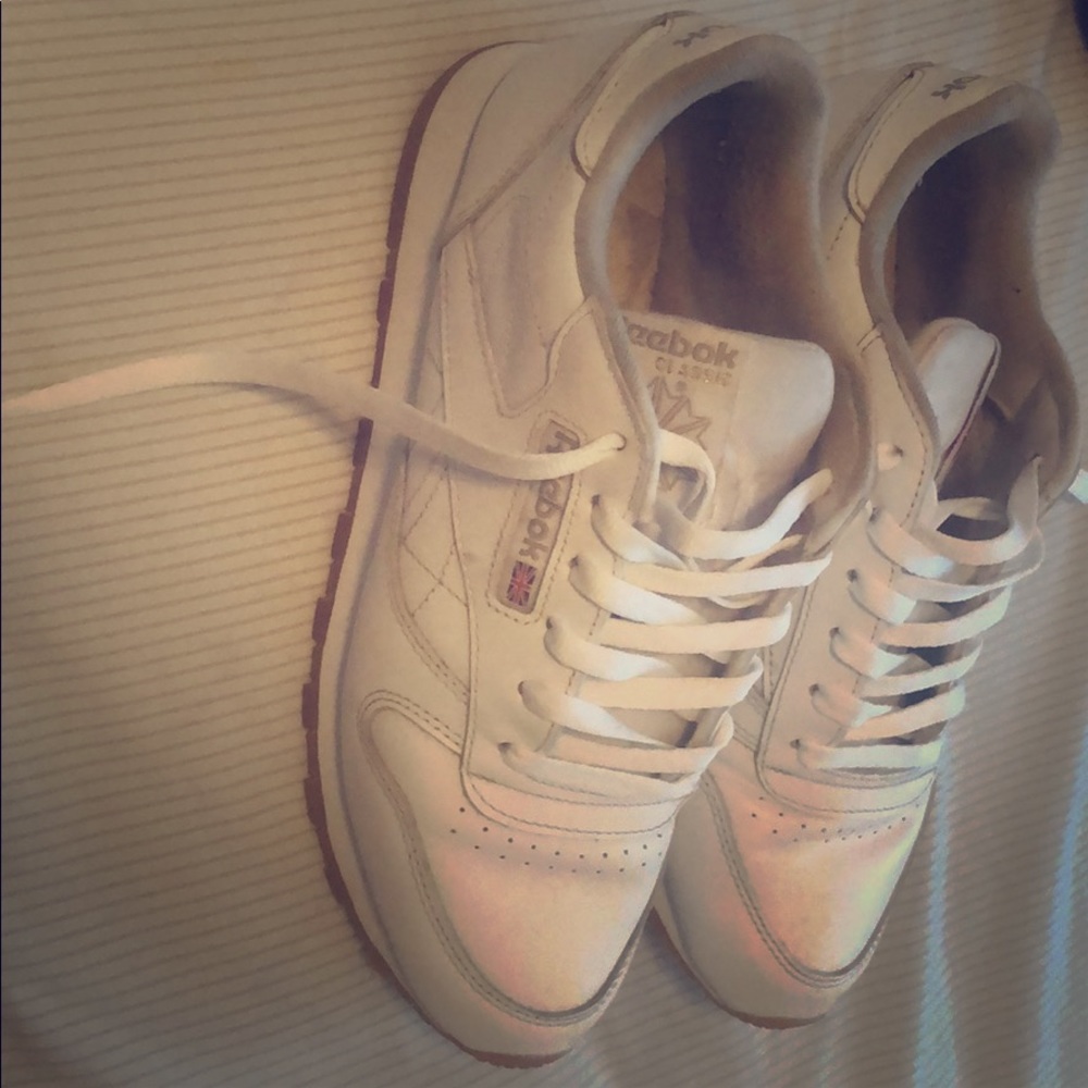 Worn Reebok classic white size 8.5